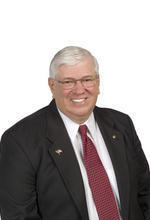 Real Estate Agent Bill Dobbins